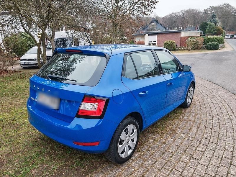 Blau Gebraucht 2020 Skoda Fabia Active Kleinwagen | 10.900 € (Guter Preis) - Bild 1/4