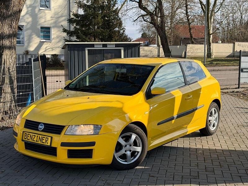 Gebraucht Fiat Stilo 103 PS (75 kW) 2002 Gelb Limousine
