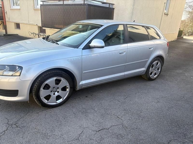 Gebraucht Audi A3 125 PS (91 kW) 2010 Silber Kleinwagen