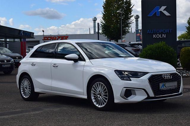 Ibisweiss Gebraucht 2023 Audi A3 Sportback Advanced Limousine | 24.890 € (Guter Preis) - Bild 1/4