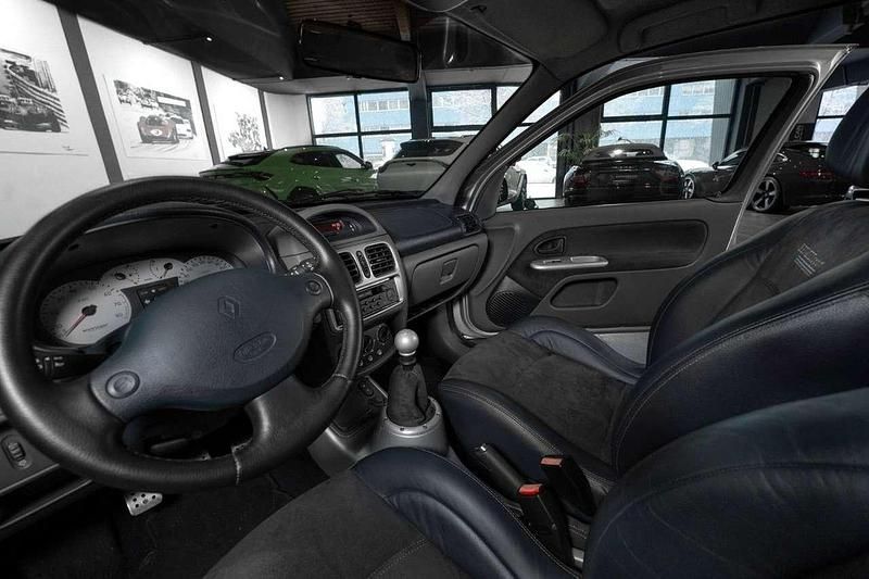 Usata Renault Clio 224 CV (164 kW) 2003 Argento Utilitaria