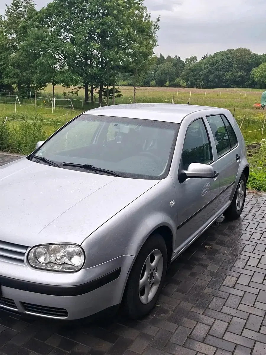 Gebraucht VW Golf IV 75 PS (55 kW) 2003 Silber Kleinwagen