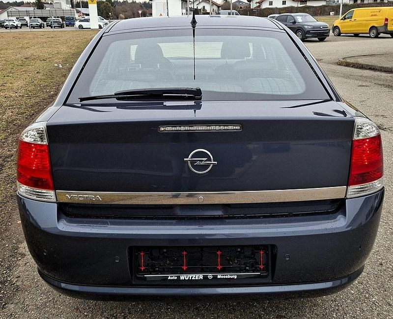 Gebraucht Opel Vectra Edition+ 140 PS (102 kW) 2008 Blau Limousine