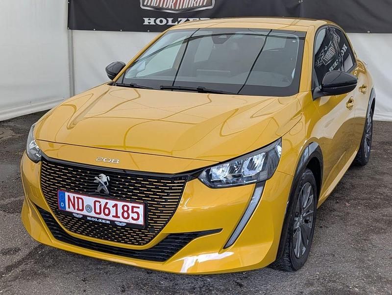 Gebraucht Peugeot e-208 100 kW (136 PS) 2023 Gelb Kleinwagen
