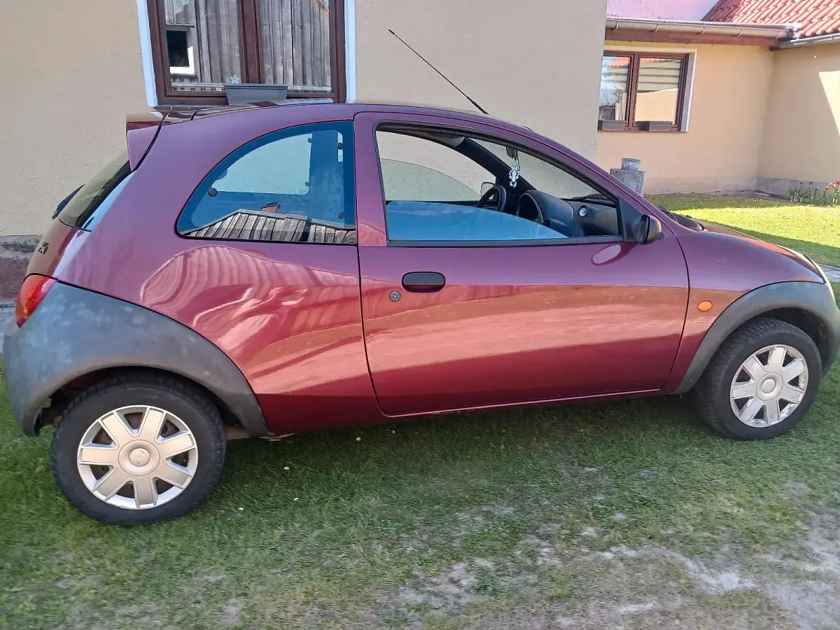 Second-hand Ford Ka 60 CP (44 kW) 2005 Andere farben Hatchback