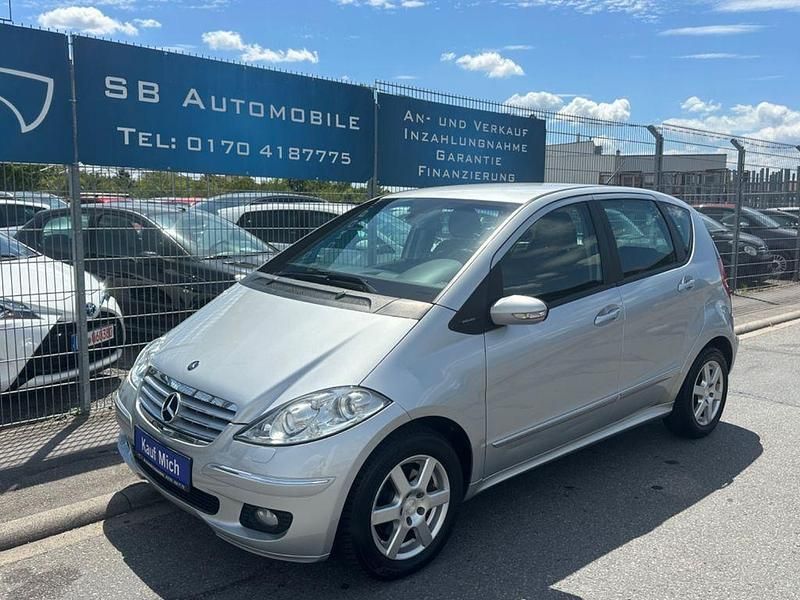 Silber Gebraucht 2007 Mercedes A180 Elegance Limousine | 4.490 € (Fairer Preis) - Bild 1/4