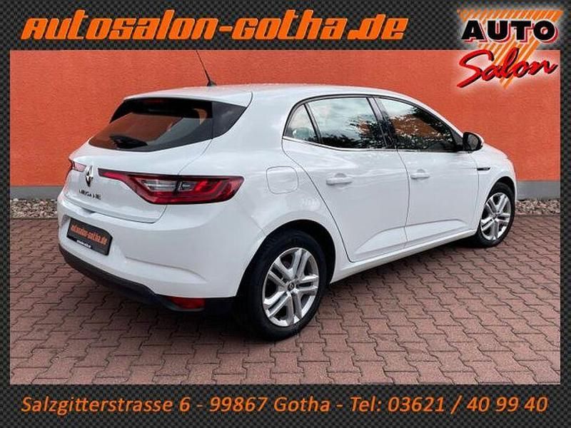 Gebraucht Renault Mégane III Experience 101 PS (74 kW) 2016 Gletscherweiss Limousine