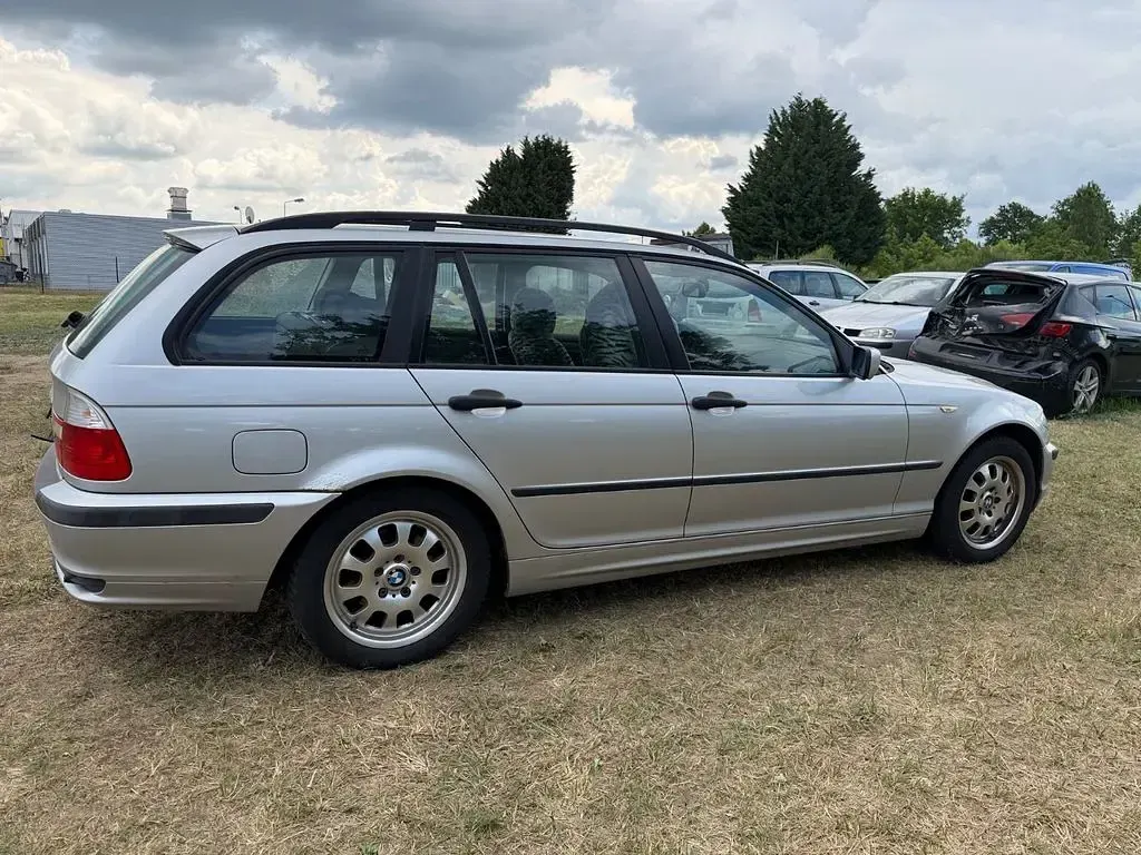 Gebraucht BMW 318 143 PS (105 kW) 2005 Silber Kombi