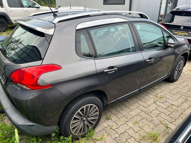 Grau Gebraucht 2016 Peugeot 2008 Active SUV | 8.450 € (Fairer Preis) - Bild 1/4