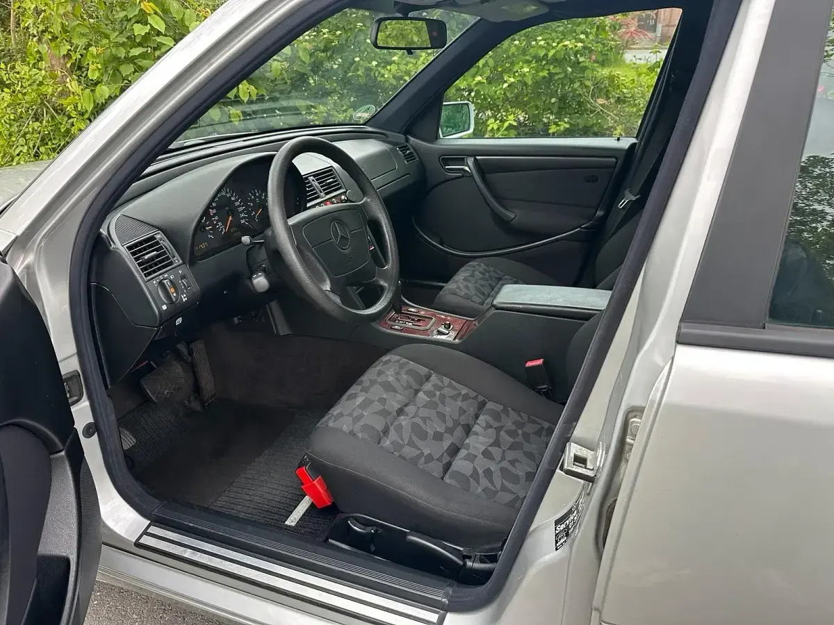 Gebraucht Mercedes C280 AMG 197 PS (144 kW) 1999 Silber Limousine