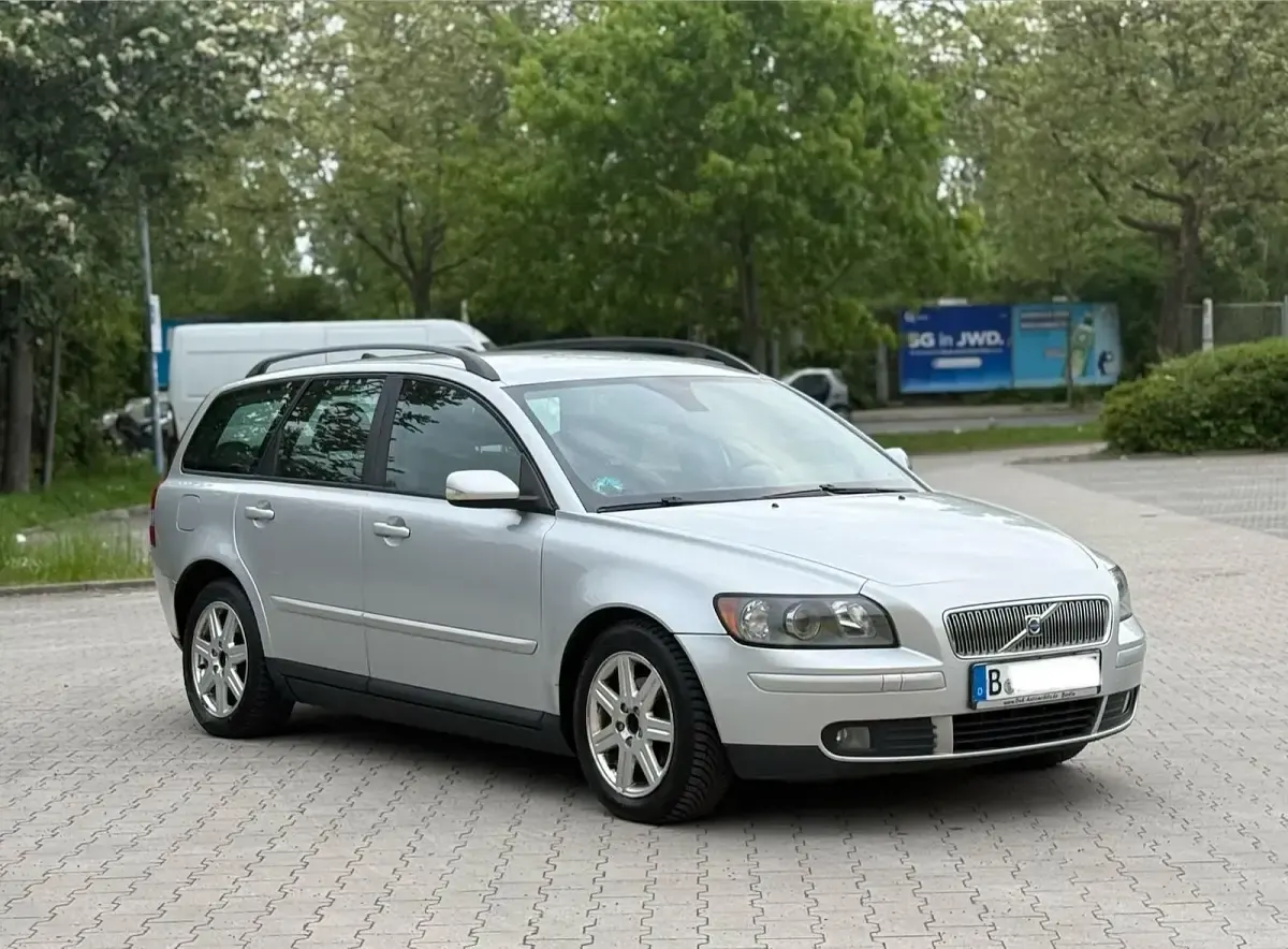 Second-hand Volvo V50 140 CP (102 kW) 2008 Argintiu Break