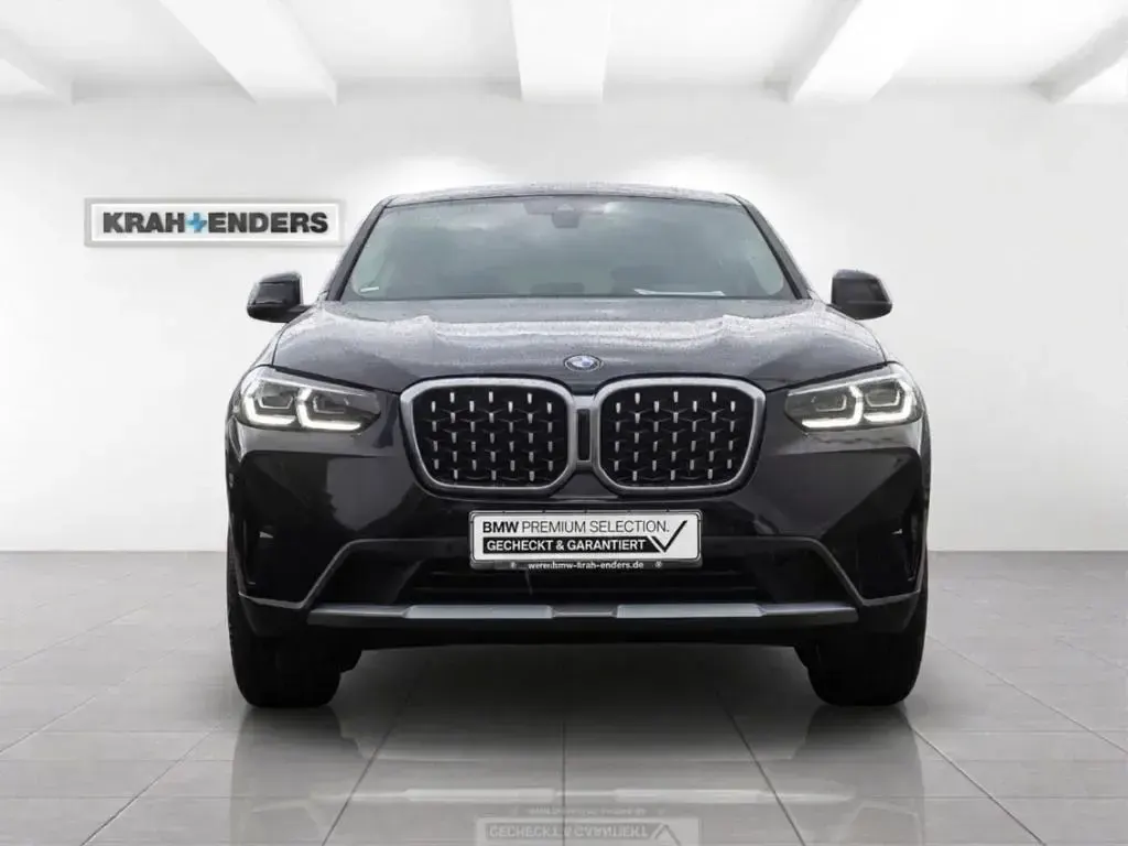 Gebraucht BMW X4 Performance 190 PS (139 kW) 2022 Black sapphire metallic (schwarz) SUV