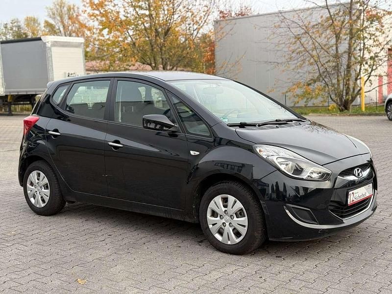 Schwarz Gebraucht 2013 Hyundai ix20 Edition Kleinwagen | 5.900 € (Fairer Preis) - Bild 1/2