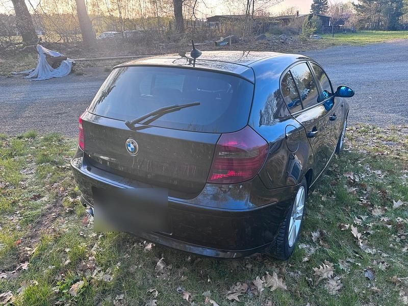 Second-hand BMW 120 177 CP (130 kW) 2008 Negru Hatchback