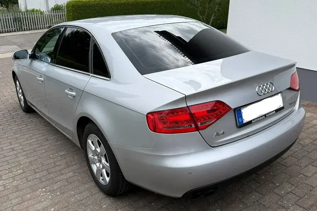Gebraucht Audi A4 S-Line 160 PS (117 kW) 2010 Silber Limousine