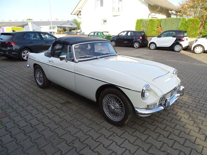 Weiß Gebraucht 1971 MG B Cabrio | 22.990 € - Bild 1/4