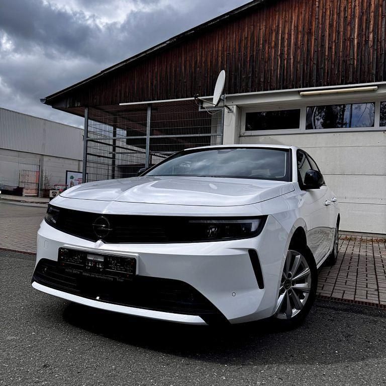 Gebraucht Opel Astra Elegance 131 PS (96 kW) 2023 Weiß Limousine