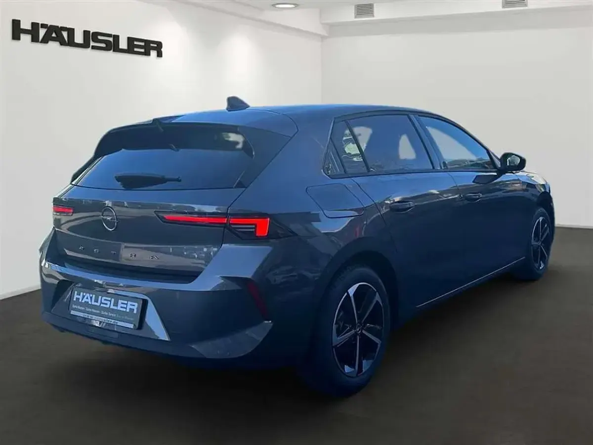 Gebraucht Opel Astra Edition 131 PS (96 kW) 2025 Mondstein grau Kombi