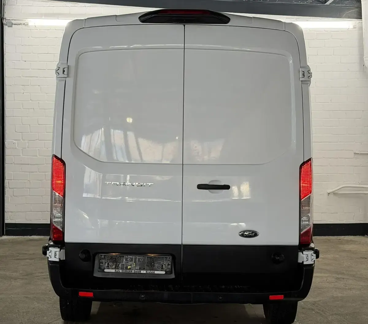 Gebraucht Ford Transit Trend 131 PS (96 kW) 2021 Weiß Limousine