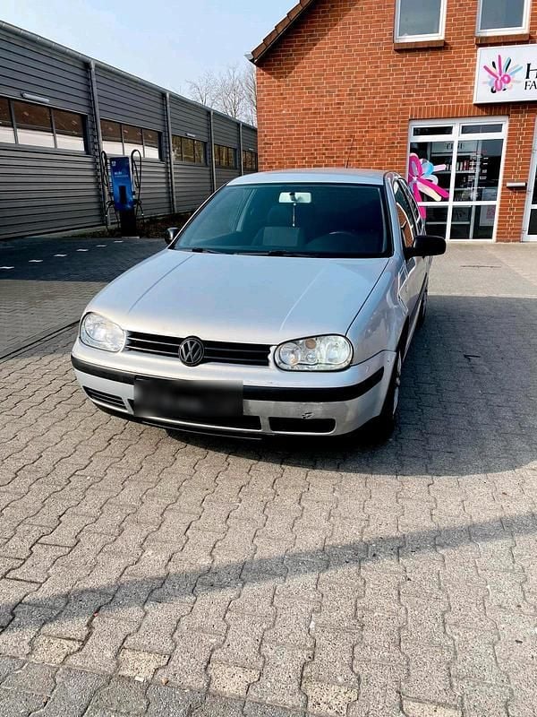 Gebraucht VW Golf 90 PS (66 kW) 2000 Silber Coupé