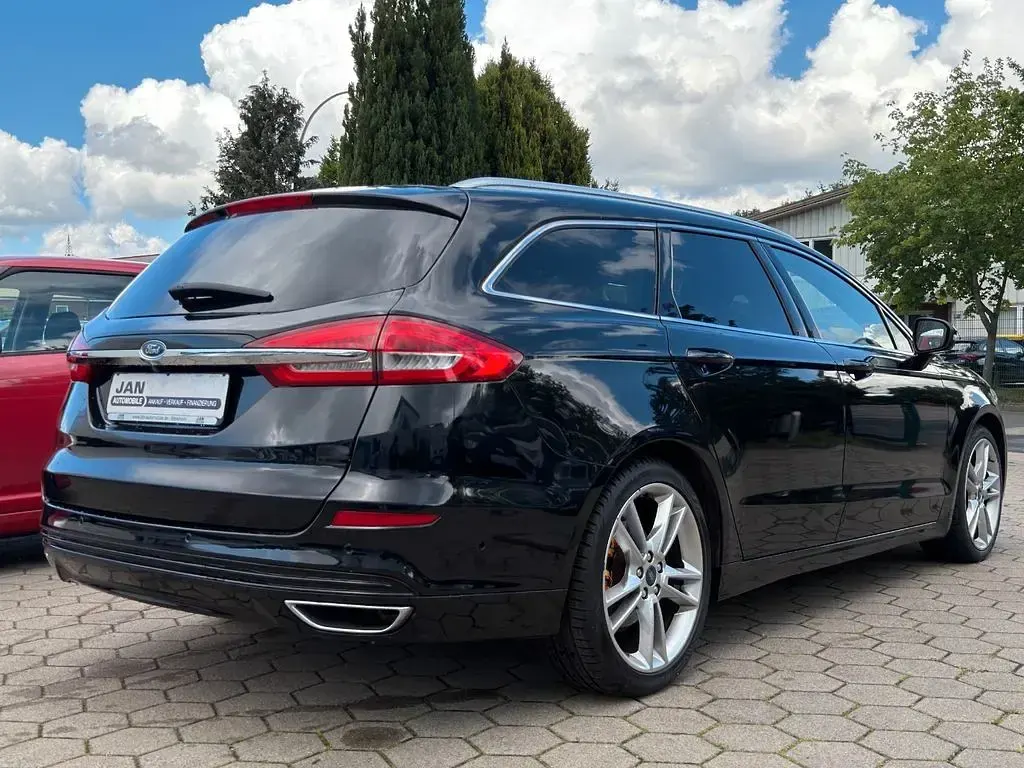 Gebraucht Ford Mondeo Titanium 179 PS (131 kW) 2018 Schwarz Limousine