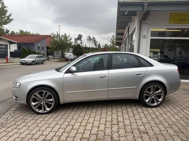 Lichtsilber metallic Gebraucht 2005 Audi A4 Limousine | 5.900 € (Fairer Preis) - Bild 1/4