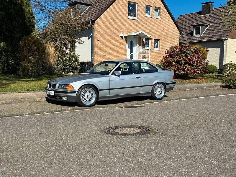 Gebraucht BMW 325 Performance 192 PS (141 kW) 1993 Silber Coupé
