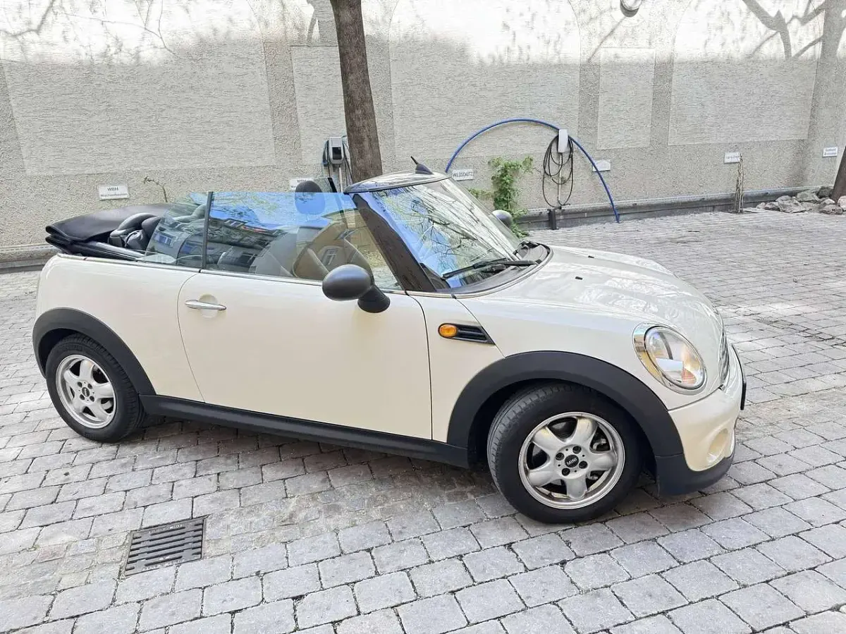 Gebraucht Mini One Cabriolet 98 PS (72 kW) 2011 Beige Cabrio