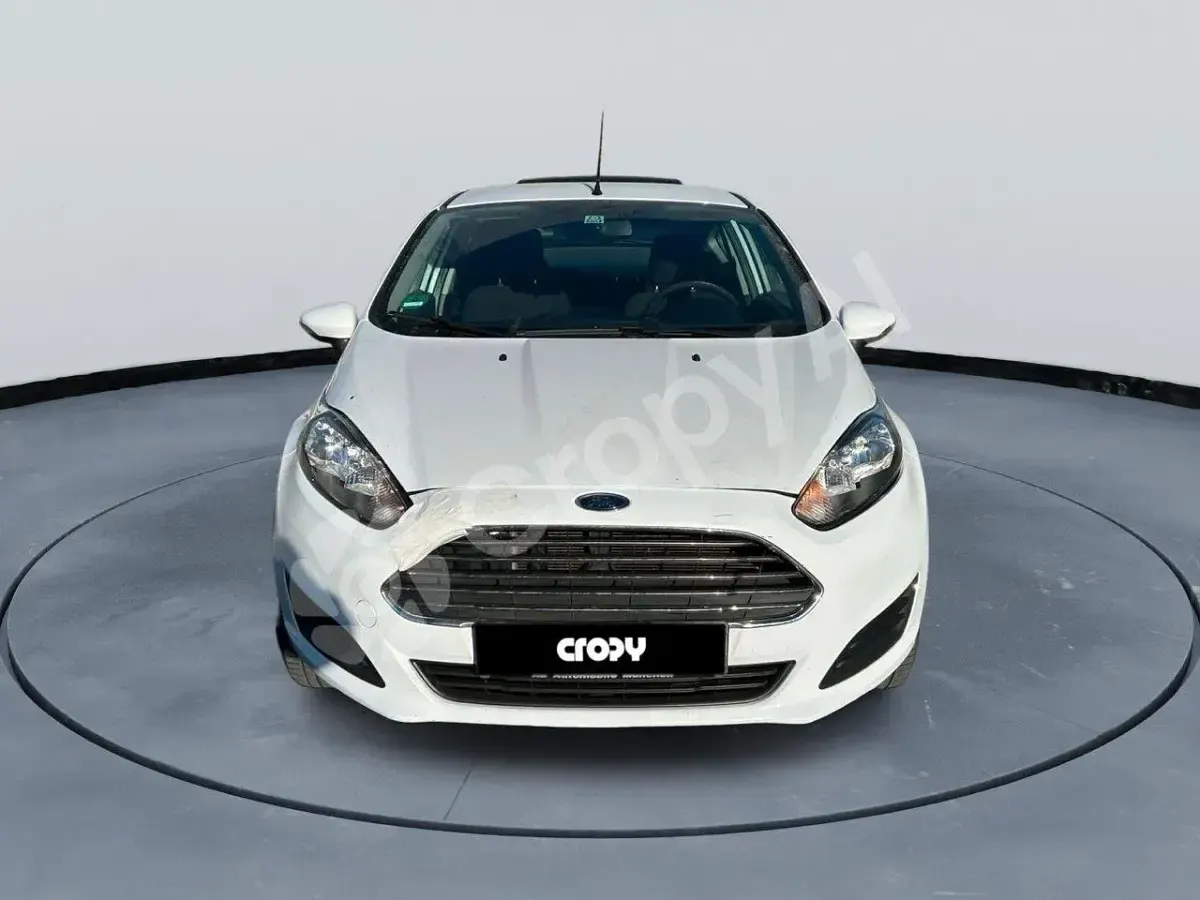 Gebraucht Ford Fiesta Trend 60 PS (44 kW) 2014 Weiß Kleinwagen