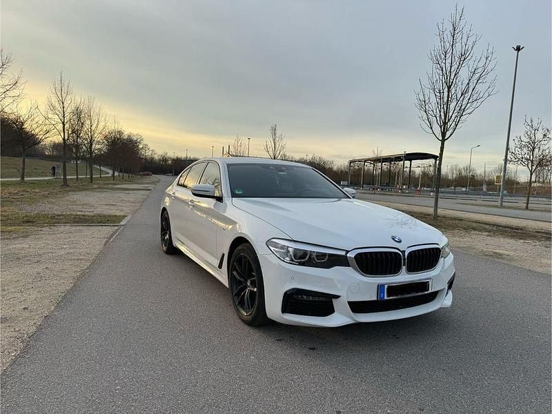 Weiß Gebraucht 2018 BMW 520 M Sport Limousine | 23.000 € (Fairer Preis) - Bild 1/4