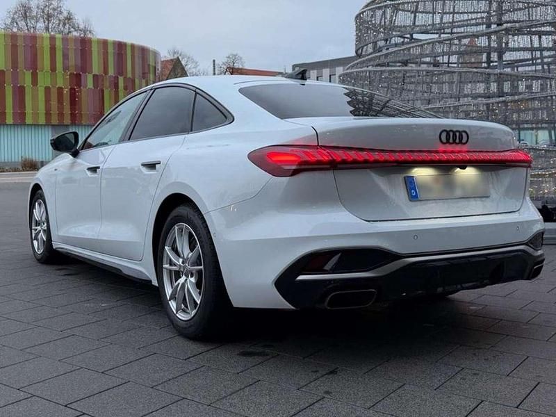 Gebraucht Audi A5 S-Line 150 PS (110 kW) 2024 Weiß Limousine