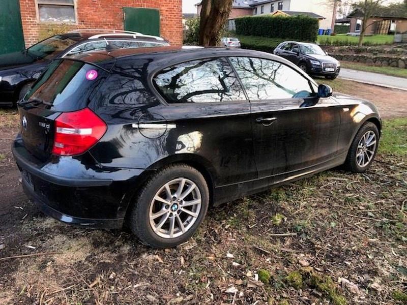 Gebraucht BMW 118 143 PS (105 kW) 2007 Schwarz Kleinwagen