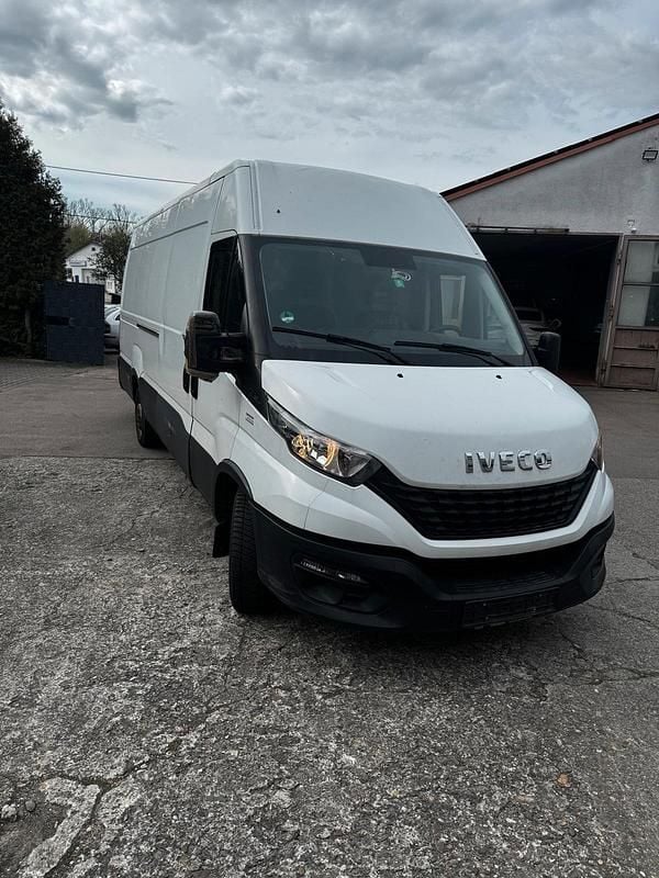 Usata Iveco Daily 2019 Bianco Monovolume