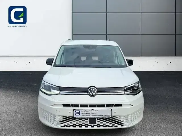 Używany VW Caddy Style 122 KM (89 kW) 2023 Biały Minivan