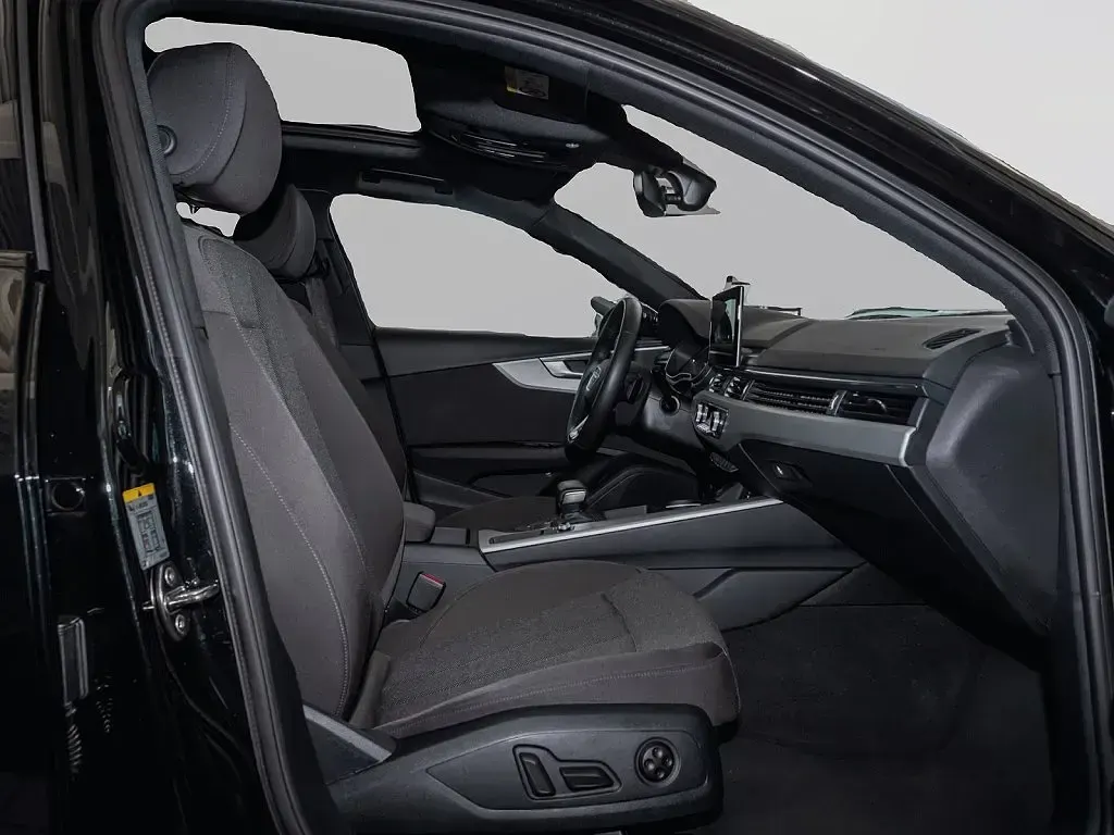 Gebraucht Audi A4 Ambiente 163 PS (119 kW) 2022 Schwarz