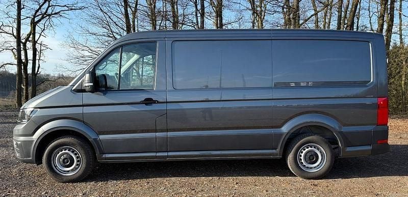 Gebraucht VW Crafter 102 PS (75 kW) 2023 Grau Van