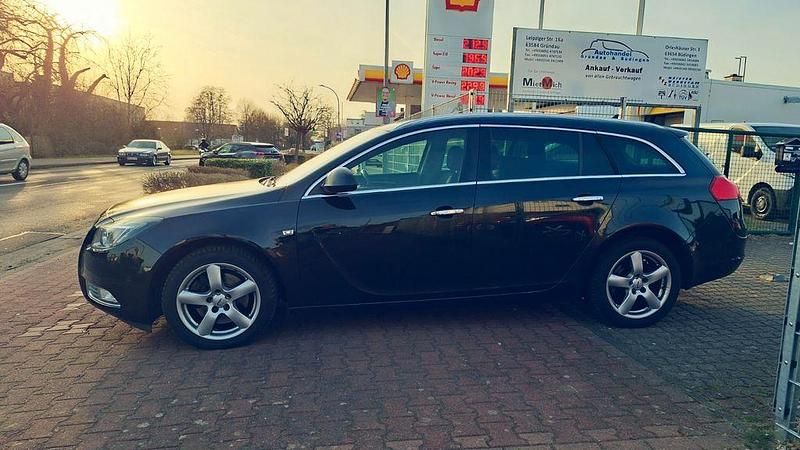 Gebraucht Opel Insignia Innovation 160 PS (117 kW) 2012 Schwarz Kombi