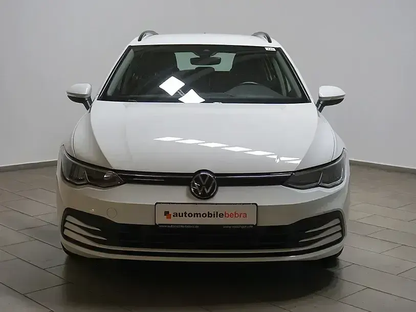 Gebraucht VW Golf VIII Life 150 PS (110 kW) 2022 Pure white Kombi