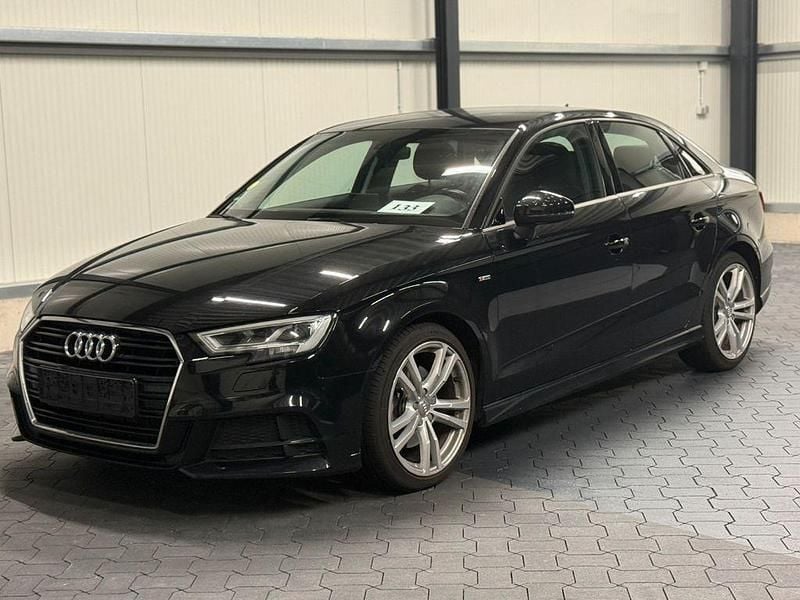 Schwarz Gebraucht 2019 Audi A3 S-Line Limousine | 19.970 € (Superpreis) - Bild 1/4