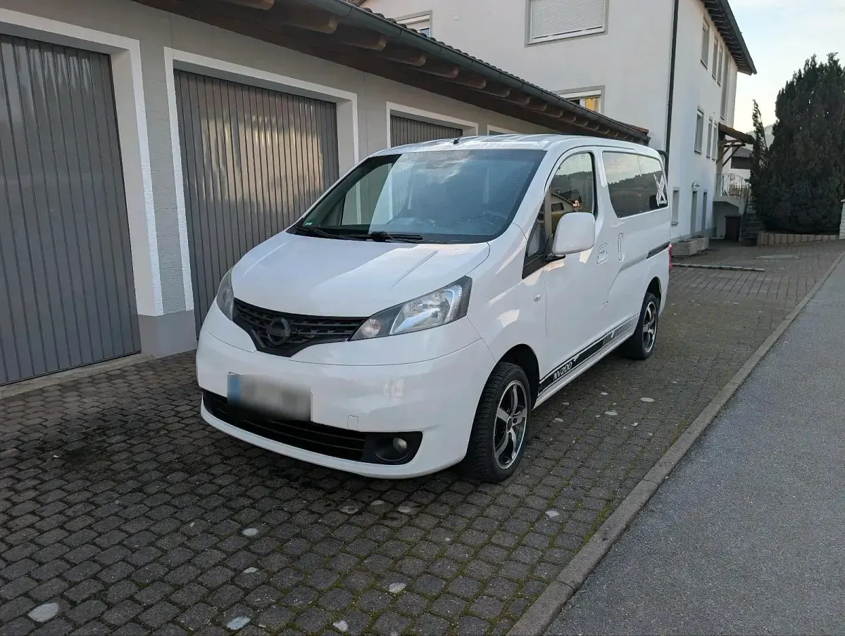 Gebraucht Nissan Evalia 110 PS (80 kW) 2013 Weiß Van / Kleinbus