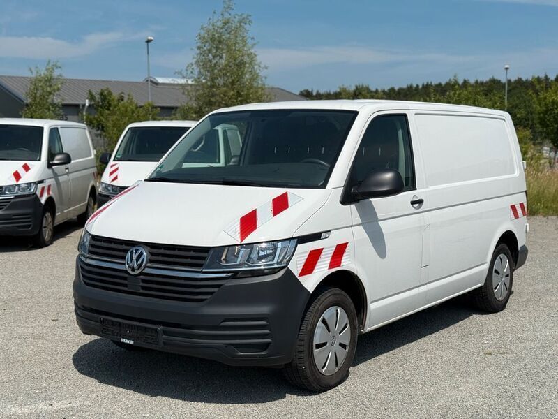 Candyweiss Gebraucht 2022 VW T6.1 Van | 24.880 € - Bild 1/4