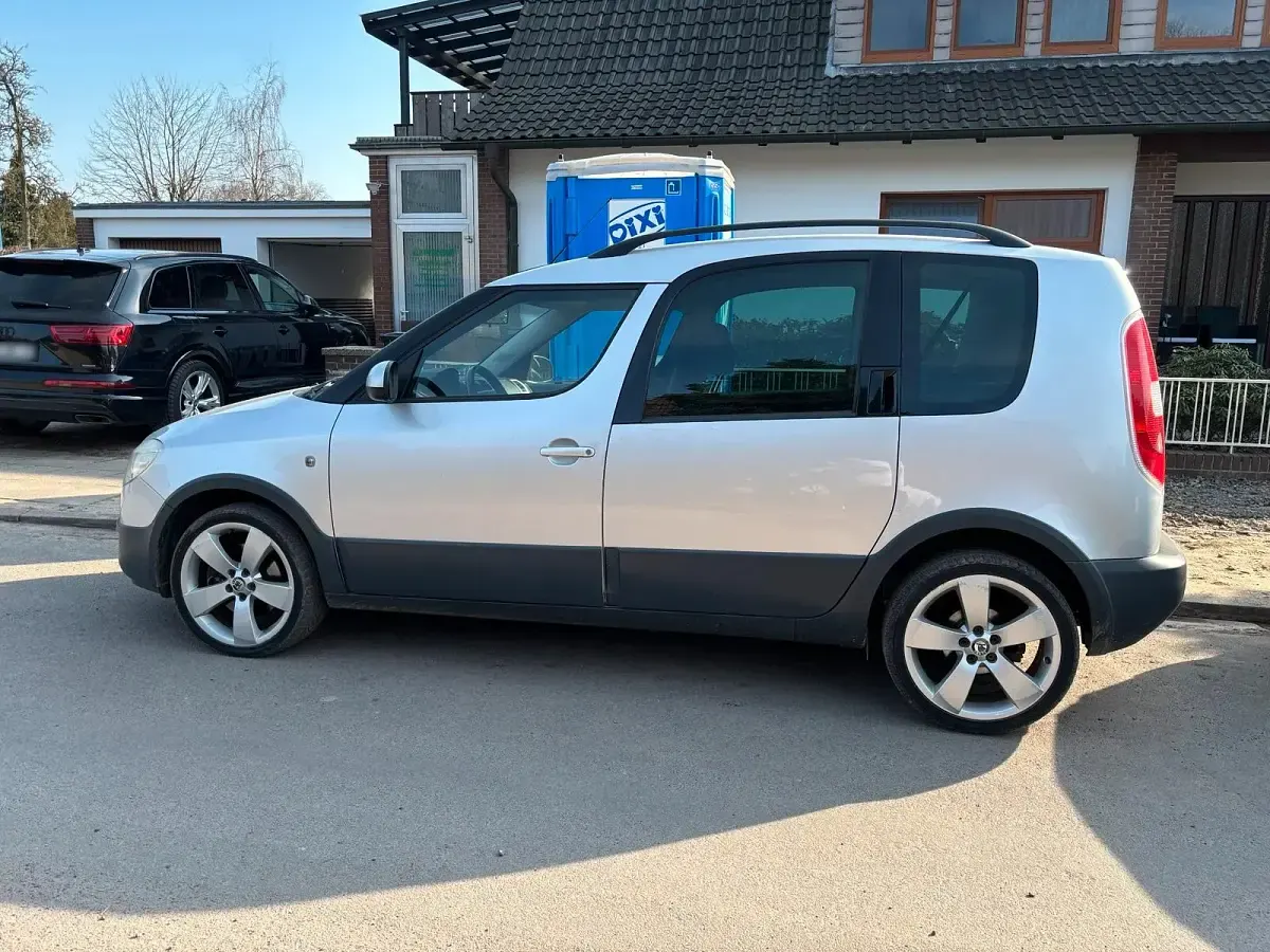 Gebraucht Skoda Roomster 105 PS (77 kW) 2007 Silber Van / Kleinbus
