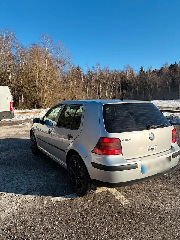 Gebraucht VW Golf IV 110 PS (80 kW) 2001 Silber Kleinwagen