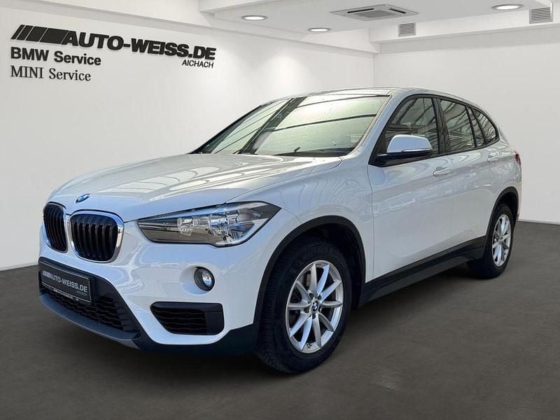 Alpinweiss iii (weiss) Gebraucht 2019 BMW X1 Advantage SUV | 19.900 € (Fairer Preis) - Bild 1/4
