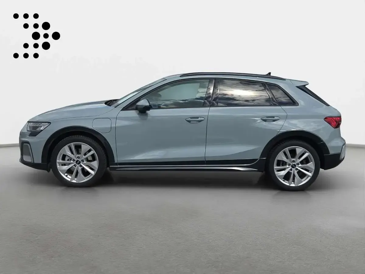 Gebraucht Audi A3 Ambiente 204 PS (150 kW) 2025 Pfeilgrau perleffekt Kombi