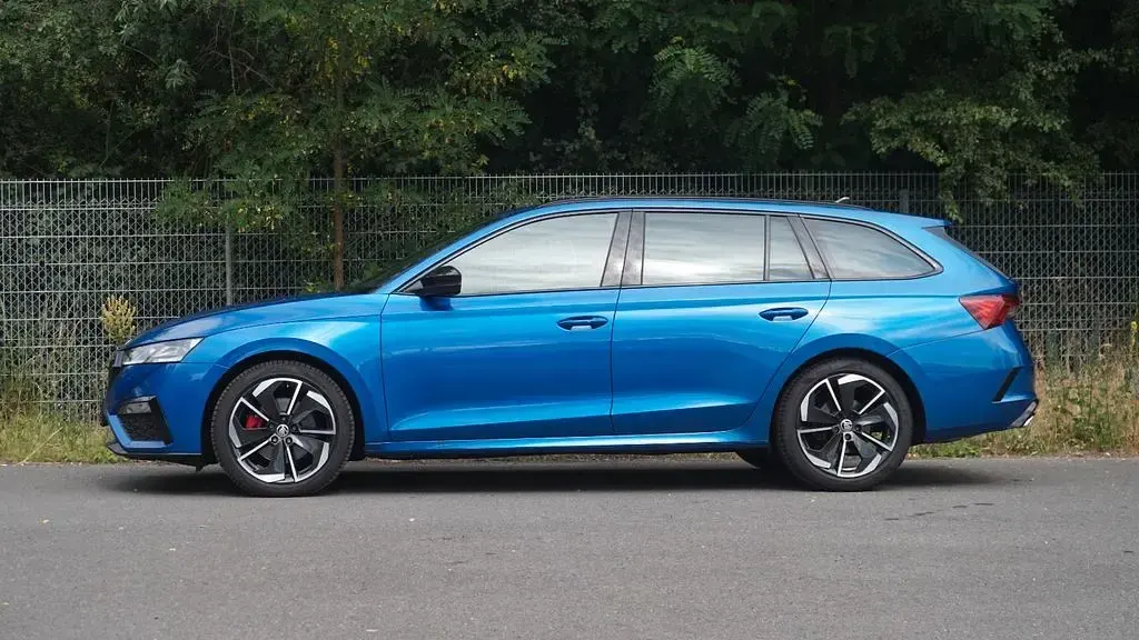 Gebraucht Skoda Octavia RS 200 PS (147 kW) 2023 Blau Kombi