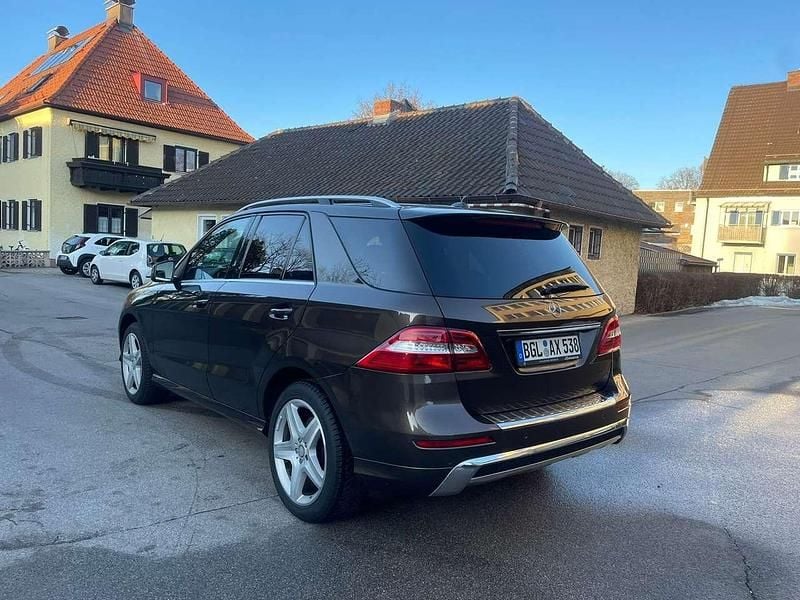 Gebraucht Mercedes ML400 333 PS (244 kW) 2015 Braun SUV