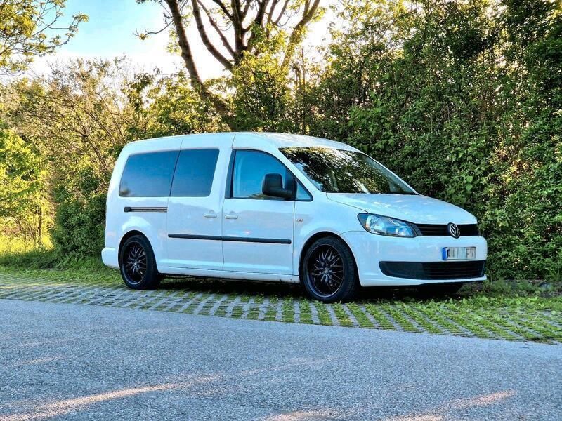 Weiß Gebraucht 2015 VW Caddy Maxi R Van / Kleinbus | 9.200 € - Bild 1/4