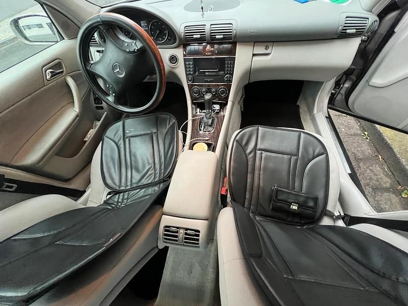 Silber Gebraucht 2005 Mercedes C180 Limousine | 3.000 € (Guter Preis) - Bild 1/4