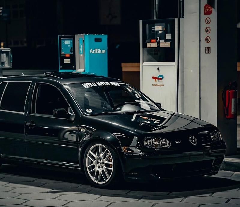 Schwarz Gebraucht 2002 VW Golf IV GTI Kleinwagen | 5.800 € (Etwas zu teuer) - Bild 1/4